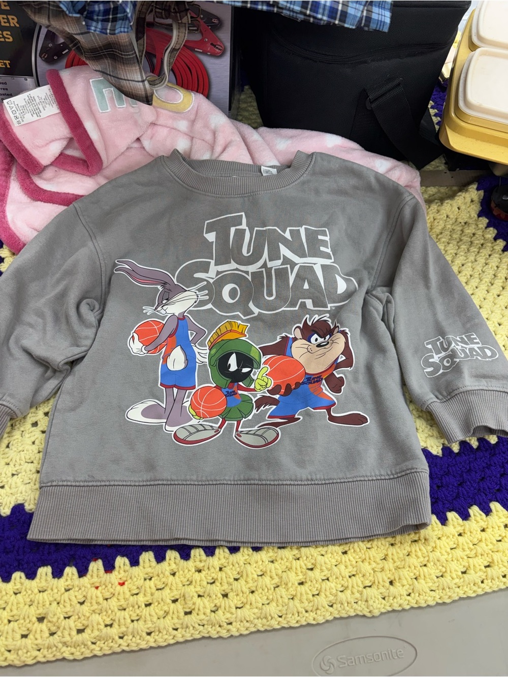 Looney Tunes Warner bros sweatshirt child size 5/6